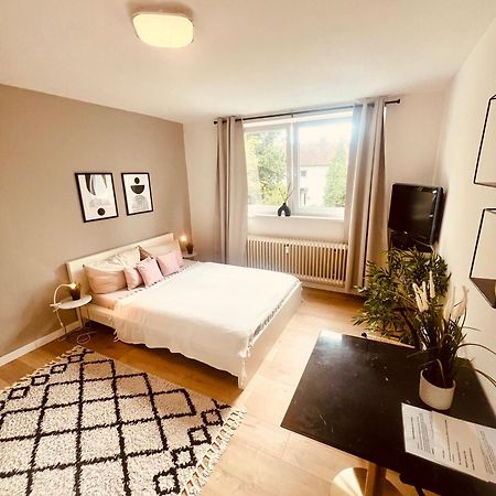 Ferienwohnung An Der Uniklinik Mit Eigener Kueche Und Renoviertem Badezimmer Homburg  Exteriör bild