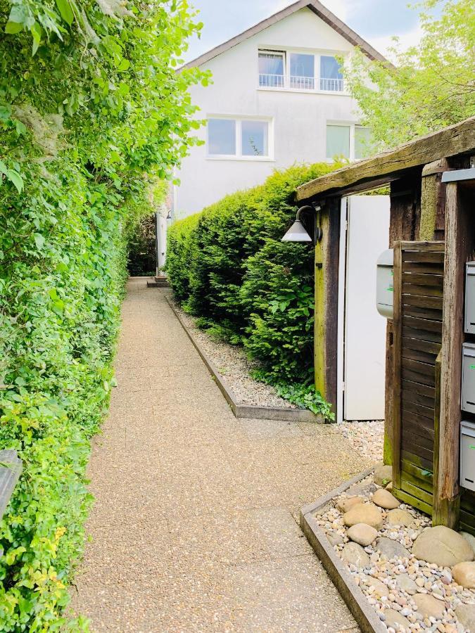 Ferienwohnung An Der Uniklinik Mit Eigener Kueche Und Renoviertem Badezimmer Homburg  Exteriör bild